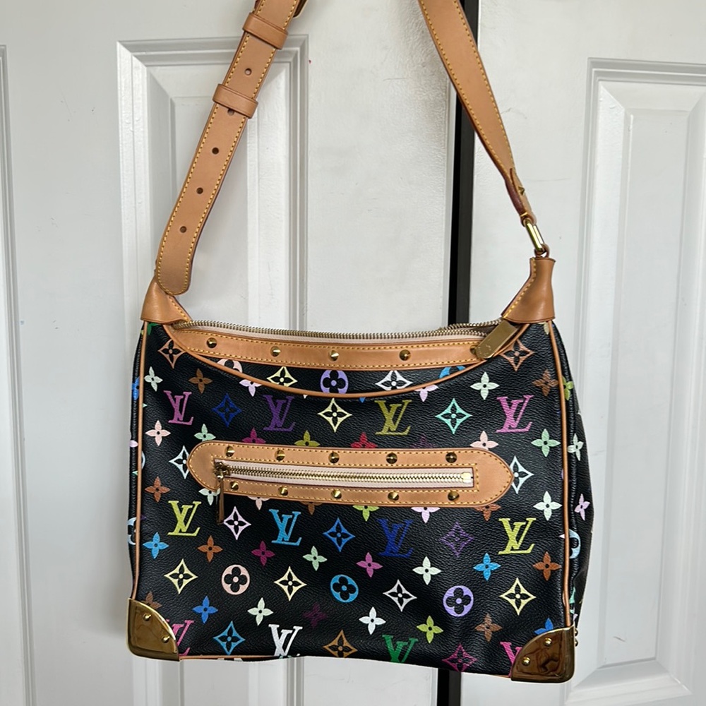 Louis Vutton Murakami  monogram purse excellent condition has some hair line scr